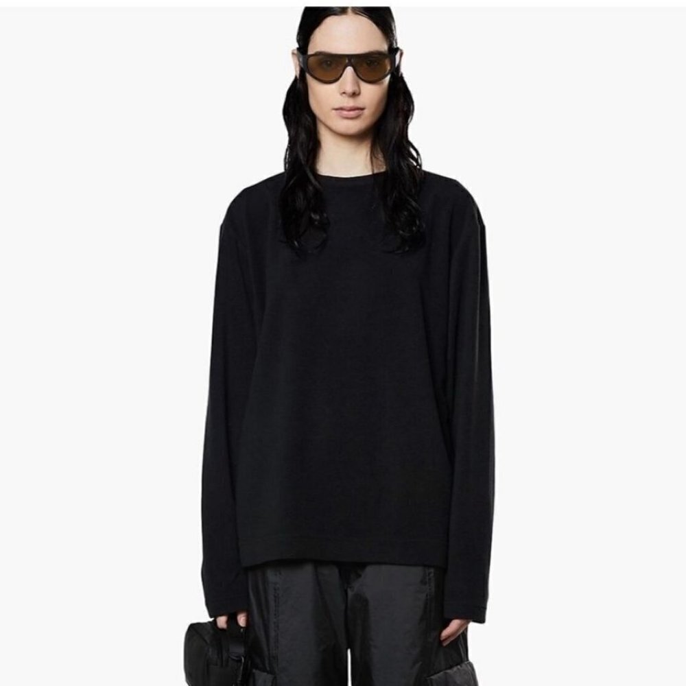 Rains Fleece Sweatshirt Pullover Blacks Size Medium  NWT